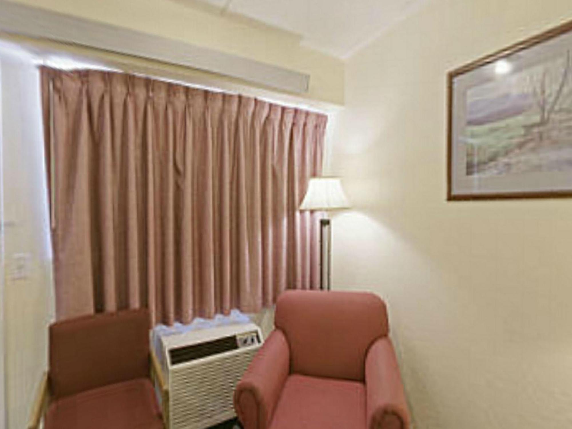 Royal Inn Charlotte Kültér fotó