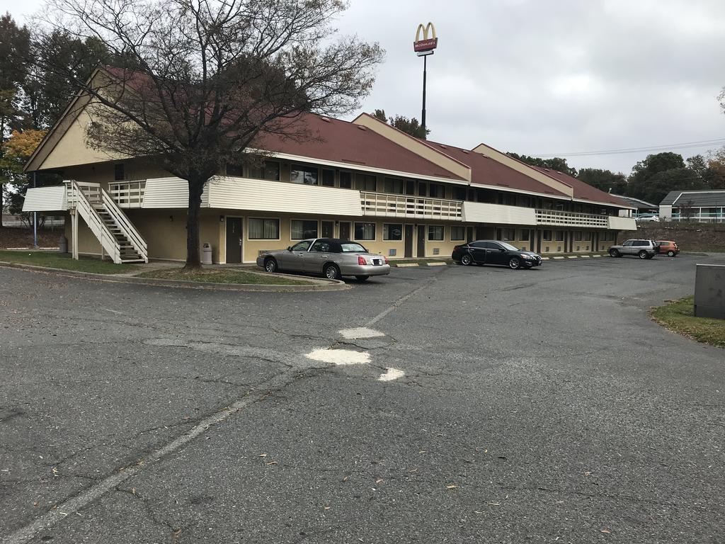 Royal Inn Charlotte Kültér fotó